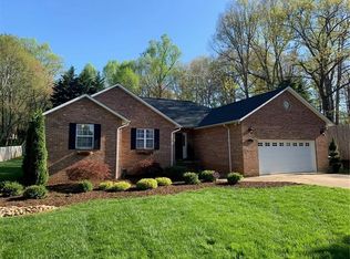 1250 34th Ave NE, Hickory, NC 28601