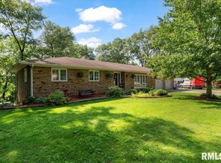 109 Hillcrest Dr, Geneseo, IL 61254