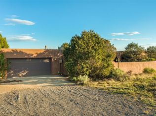 27 Juego Rd, Santa Fe, NM 87508