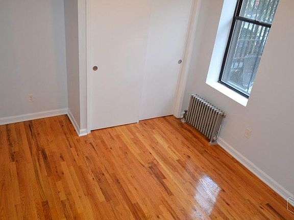3rd image of 569 W 173rd St APT 1