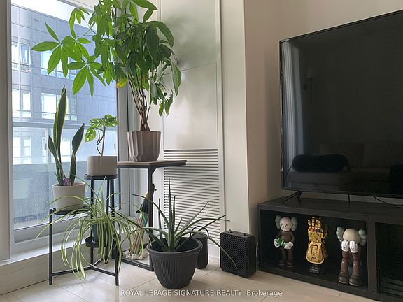 4th image of 225 Sumach St #1310