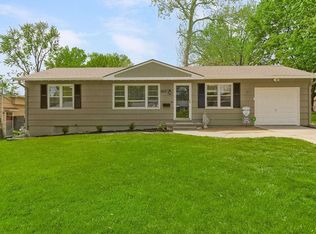8512 Riggs St, Overland Park, KS 66212