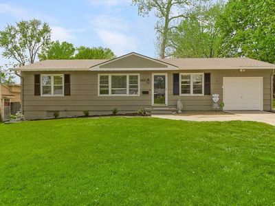 8512 Riggs St, Overland Park, KS, 66212