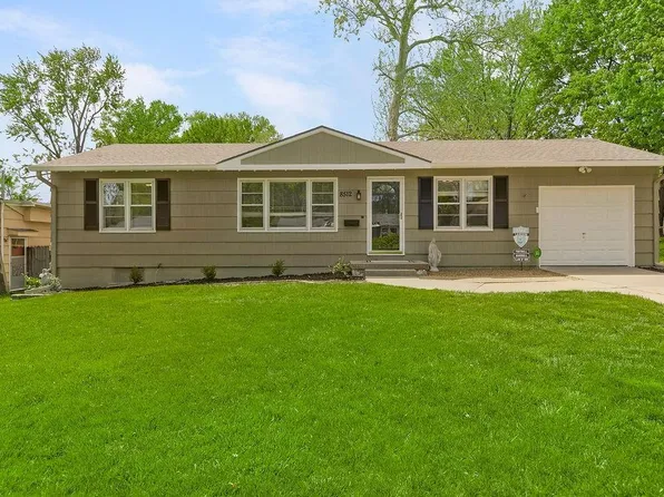 8512 Riggs St, Overland Park, KS 66212