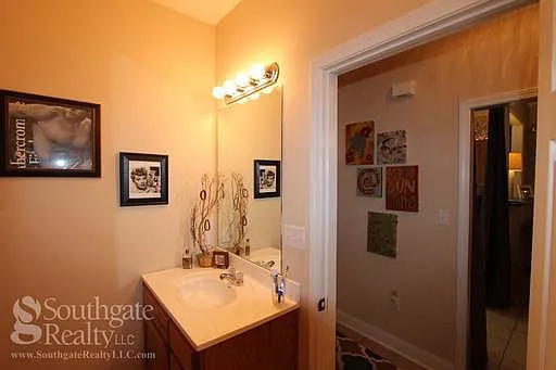 202 N 37th Ave #4 — Photo 12