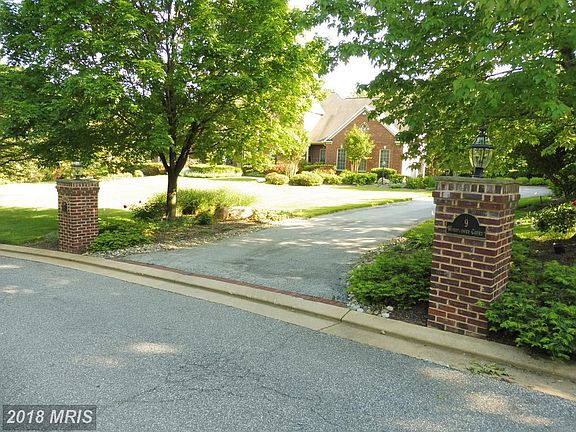 2nd image of 9 Windflower Ct