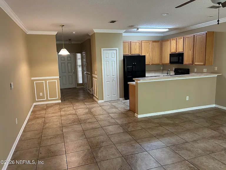 8584 Tower Falls Dr — Photo 3