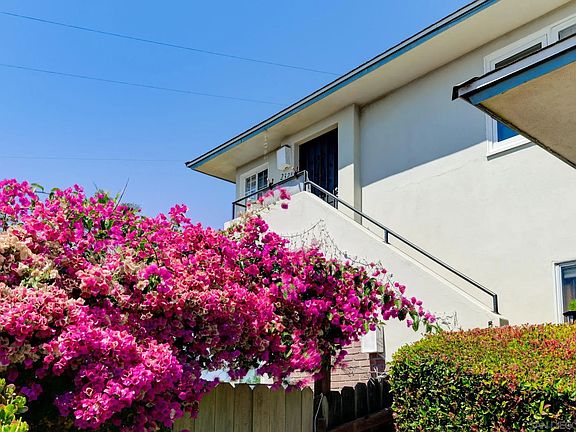 2nd image of 2322-28 Chatsworth Blvd