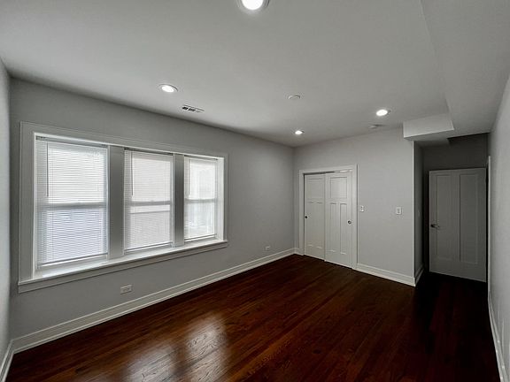 4th image of 3049 N Spaulding Ave #1