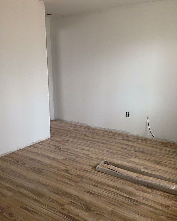 2nd image of 4049 Tanglewood Dr