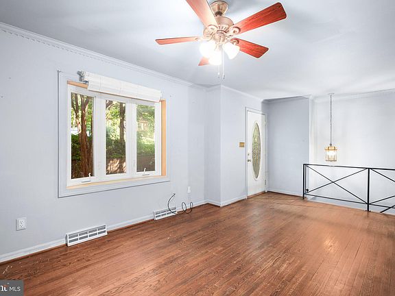 5th image of 207 Wilderness Ln