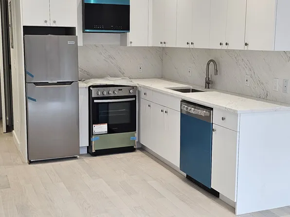 107 Mott Street image 4 of 11