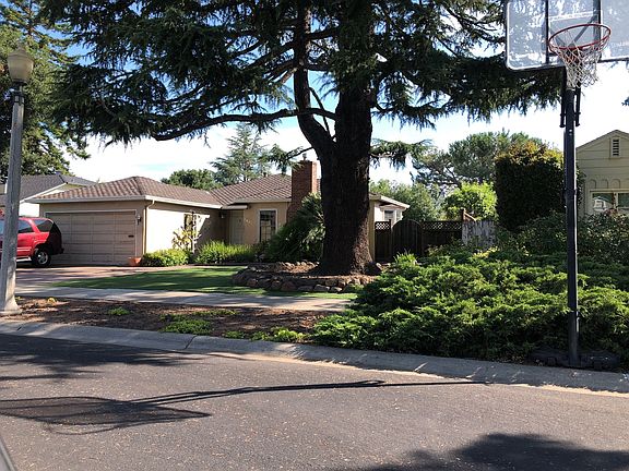 2nd image of 2421 Ramona St