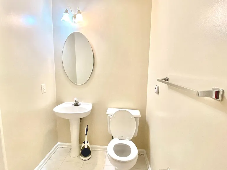 13765 Palmetto Cir — Photo 5