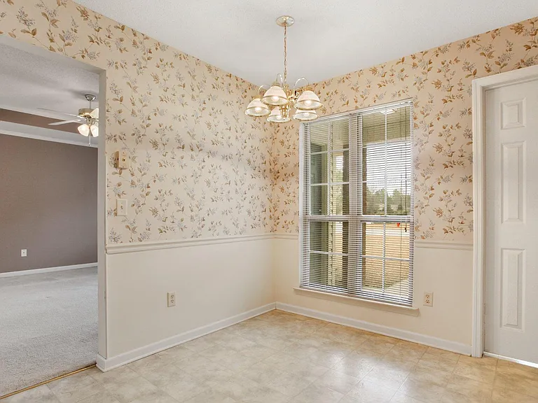2115 Walberg Dr — Photo 23