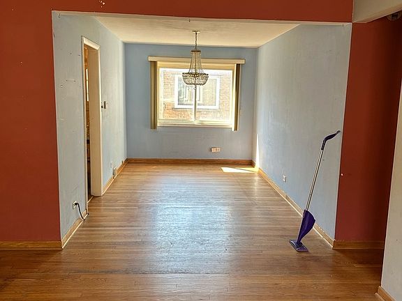 5th image of 6437 N Kedzie Ave APT 2w