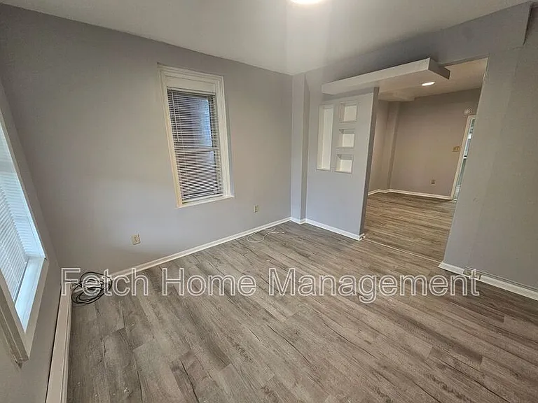 1854 Walnut St — Photo 4