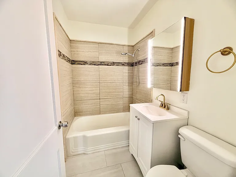 2924 Mountain Ave — Photo 4
