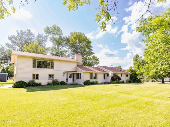 320 Eastern Ave, Gilby, ND 58235