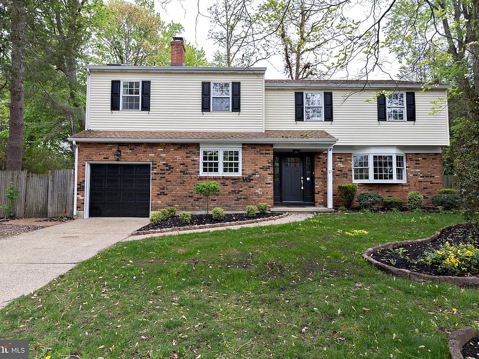 1st image of 17 Blatherwick Dr