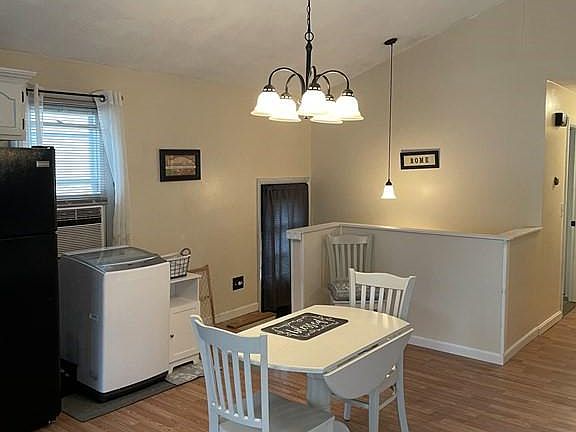 3rd image of 48.5 Spicer St