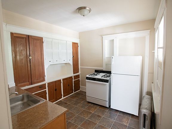 3rd image of 1802 E Linnwood Ave Unit 6