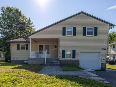 206 Mohegan Drive, West Hartford, CT, 06117