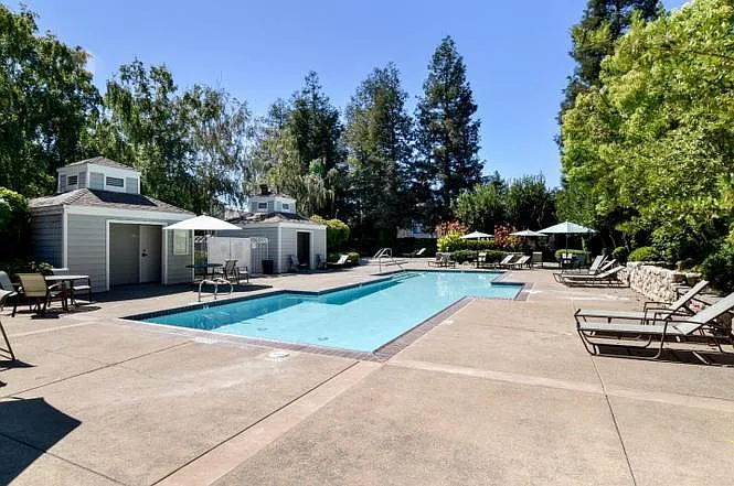 1257 Fairweather Lake Cmn — Photo 1
