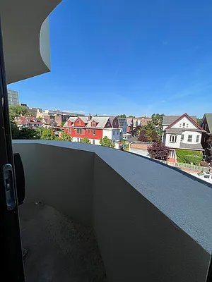 Rented by Delmark Realty LLC | media 29