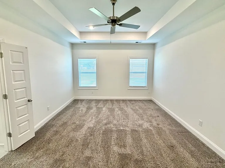 5298 Aylesbury Ln — Photo 5