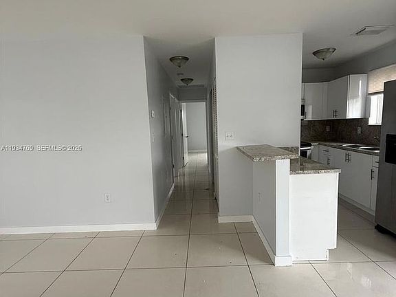 4th image of 2121 NW 72nd St #2121