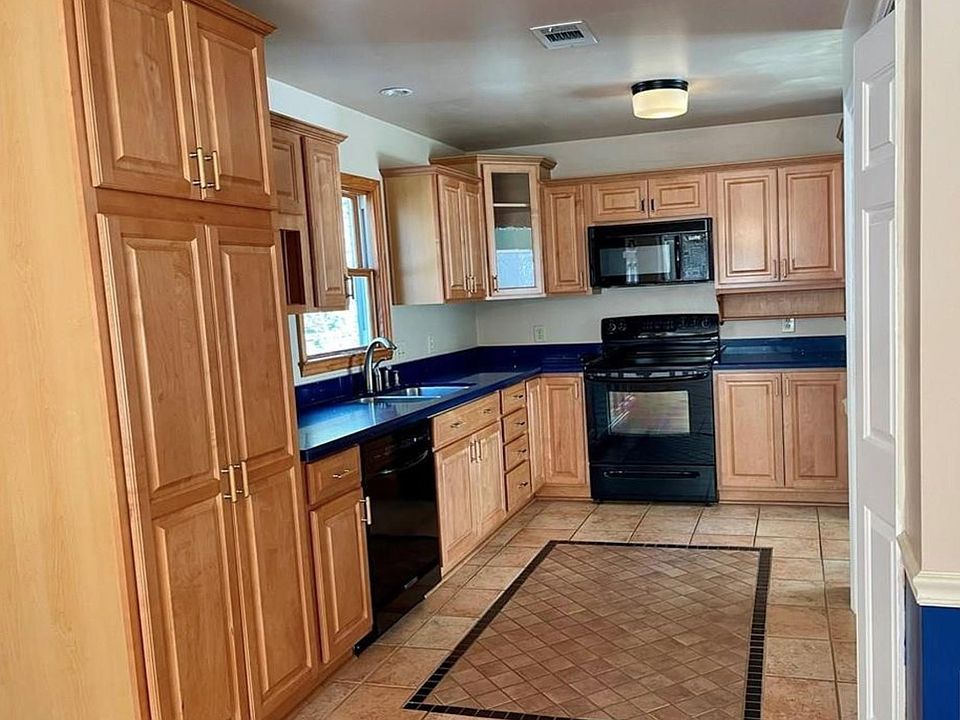 2nd image of 114 Diamond Dr