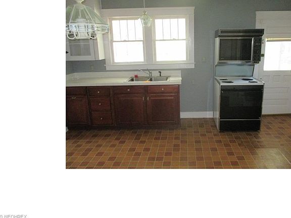 5th image of 418 Delaware Ave