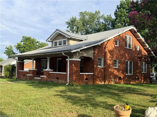 441 Elk Spur St, Elkin, NC 28621