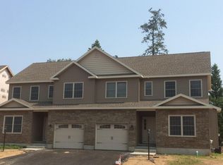 71 Schoolhouse Rd, Albany, NY 12203