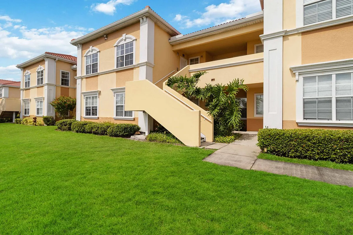 Building Photo - 1030 Villagio Cir #207