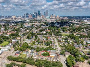 4 Canal Ct, Houston, TX 77011