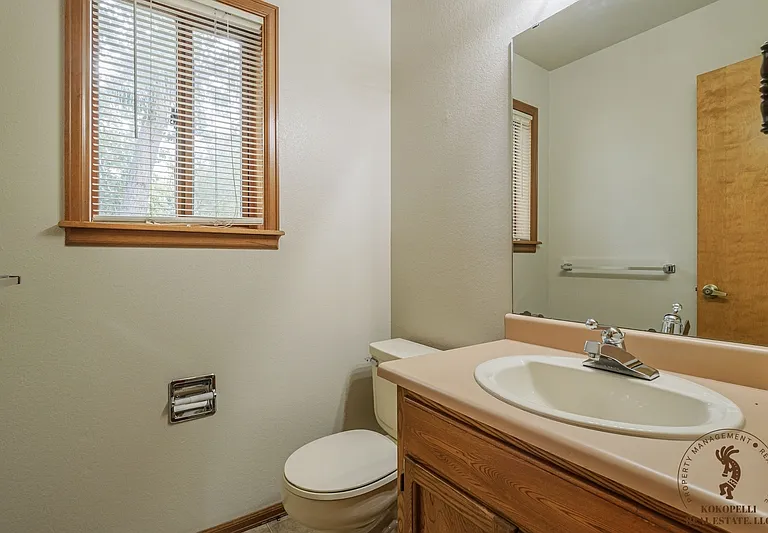 1305 Wellington Ave — Photo 9