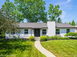 154 S Cranbrook Cross Rd, Bloomfield Hills, MI 48301