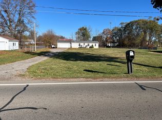 5040 E Berry Rd, Pleasant Lake, MI 49272