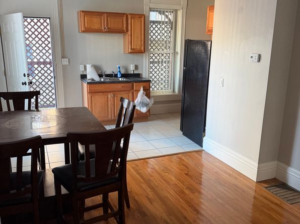 131 E Penn St APT 2