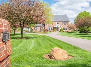 2324 Hearth Stone Dr, Grand Ledge, MI 48837
