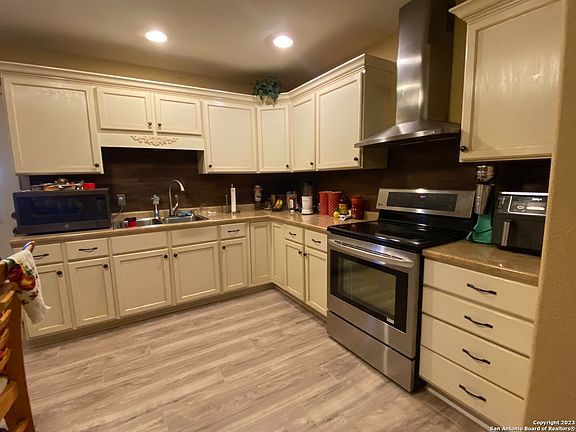 5th image of 22823 SKILA DR