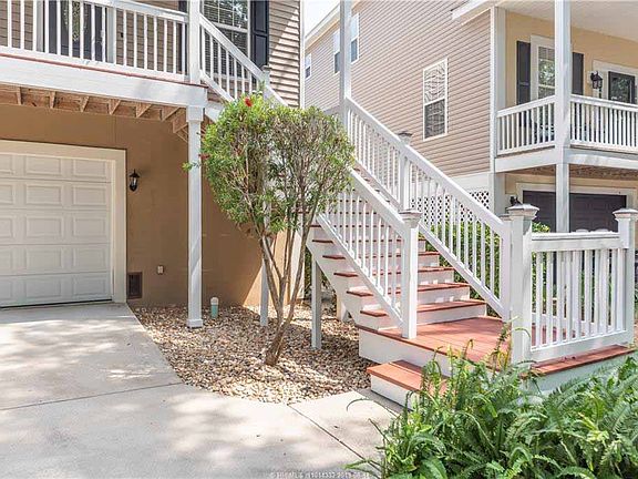 2nd image of 3 Gold Oak Ct