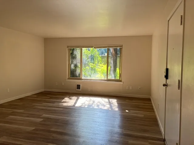 9407 23rd Ave NE #3 — Photo 5