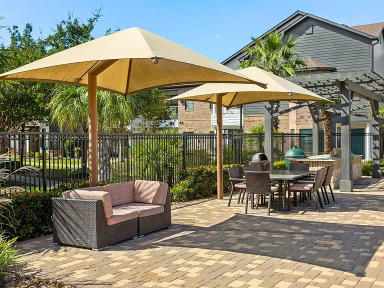 Avenues at Northpointe - Pool Side Loungers