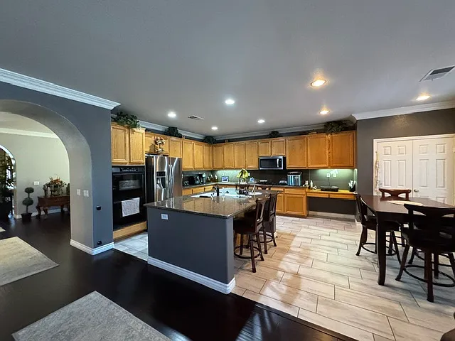 7476 Westcliff Way — Photo 10