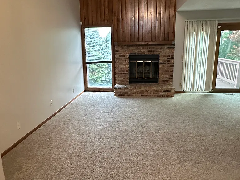 10309 Sprague St — Photo 2