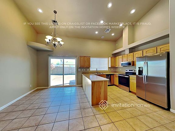 4th image of 1017 N 61st Dr