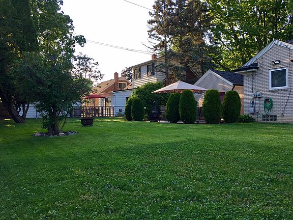 5th image of 22108 Harper Lake Ave